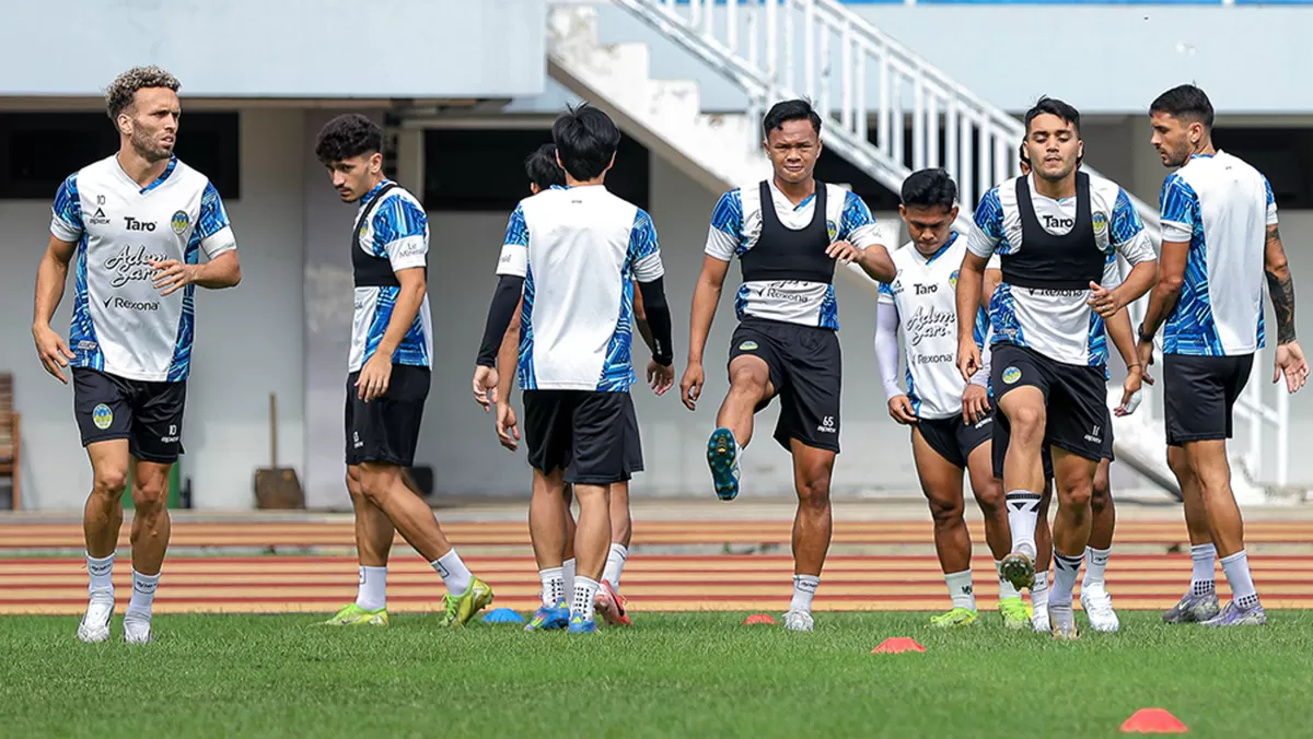 Skuad PSIM Yogyakarta melakukan latihan jelang pertandingan Super League 2025/26. (I.League)