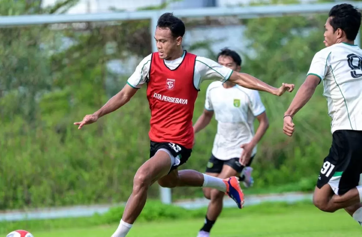 Skuat Persebaya jalani latihan rutin selama bulan Ramadan (@officialpersebaya)
