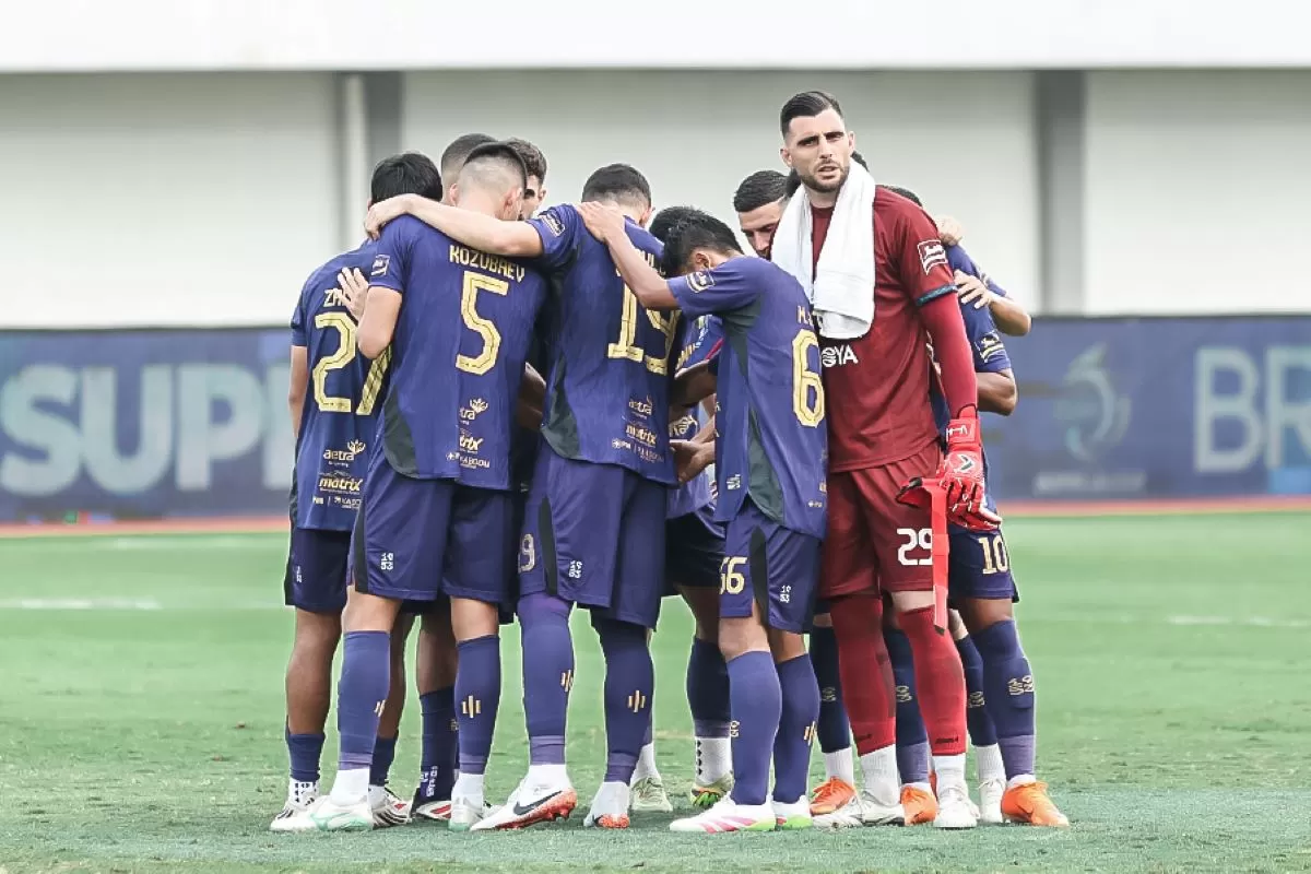Skuat Persita Tangerang bersiap hadapi Persib di pekan ke-22 Super League 2025/26. (Persita)