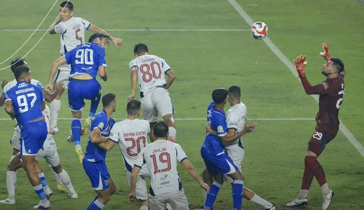 Pemain Persib Andrew Jung (90) cetak gol ke gawang Persita di pekan ke-22 Super League 2025/26 (Persib)