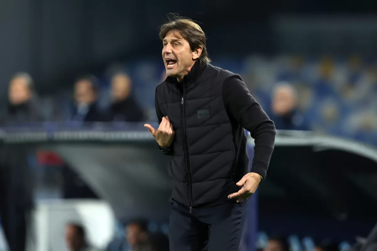 Antonio Conte, pelatih kepala SSC Napoli, saat pertandingan Serie A antara SSC Napoli dan AS Roma.