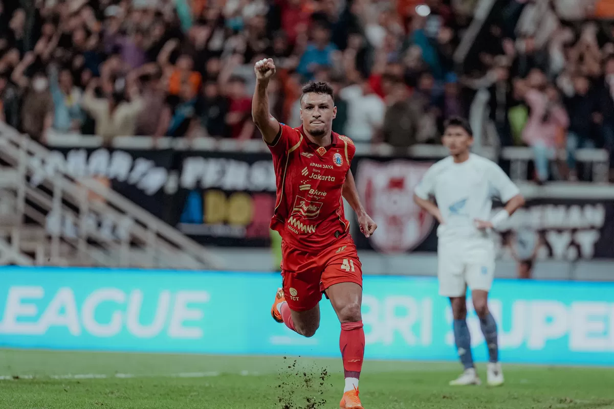 Striker anyar Persija Jakarta, Alaaeddine Ajaraie mengaku senang menjalani Ramadan di Indonesia. (Khairul Imam)