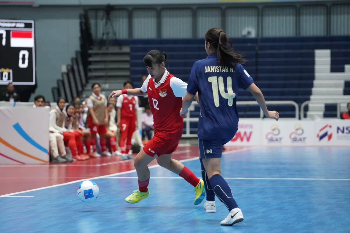                                Langkah awal Tim Nasional Futsal Putri Indonesia di ajang ASEAN Women's Futsal Championship 2026 belum berjalan mulus. Menghadapi tuan rumah Thailand, Indonesia kandas. (FFI)