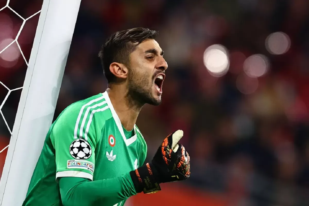 Kiper cadangan Juventus, Mattia Perin, akan menggantikan Michele Di Gregorio