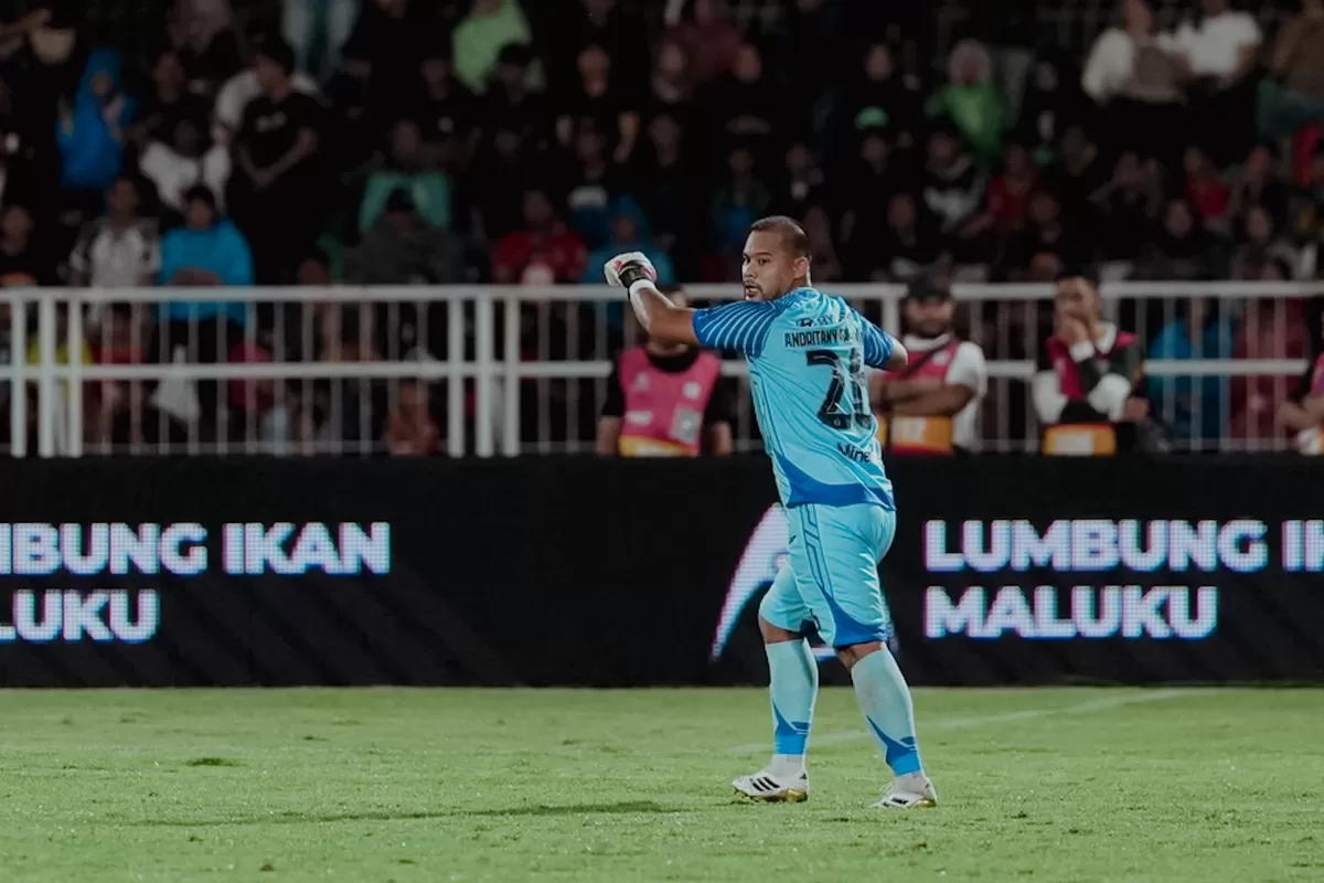Kiper Persija Jakarta, Andritany Ardhiyasa. (Persija)