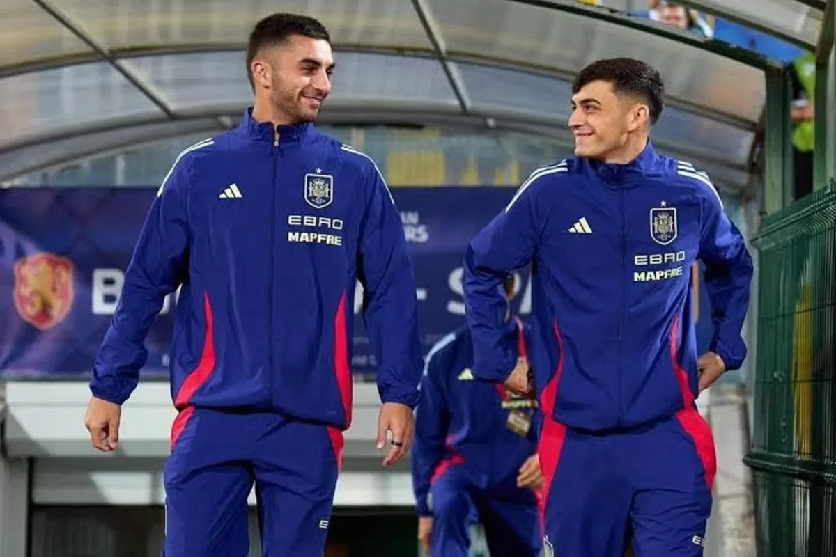 Pedri dan Ferran Torres inginkan Kylian Mbappe bergabung ke Barcelona.