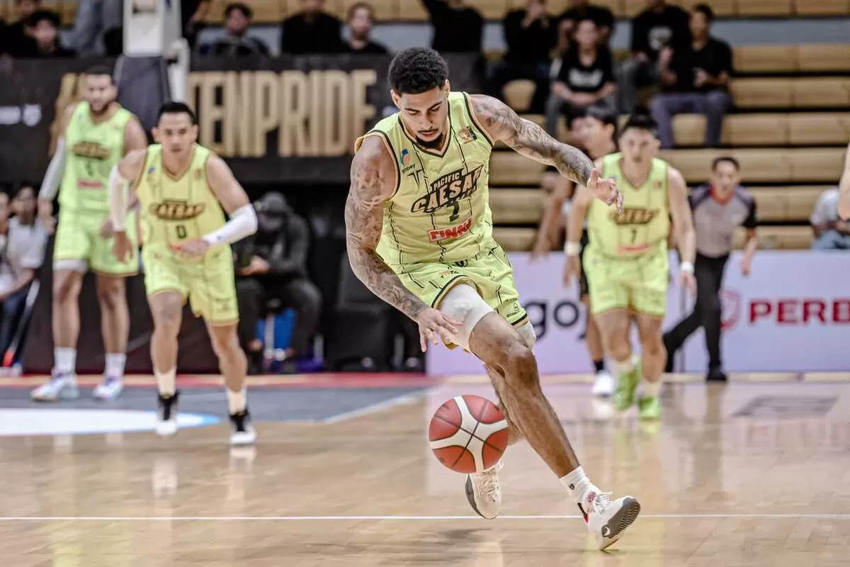 Power Forward Pacific Caesar, Adonnecy Joshua Bramah memimpin top poins paruh musim reguler IBL Gopay 2026.  (IBL)