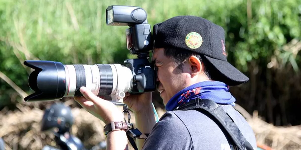 Tampak seorang fotografer dari 35awards sedang melakukan pemotretan (Handy Dannu Wijaya)