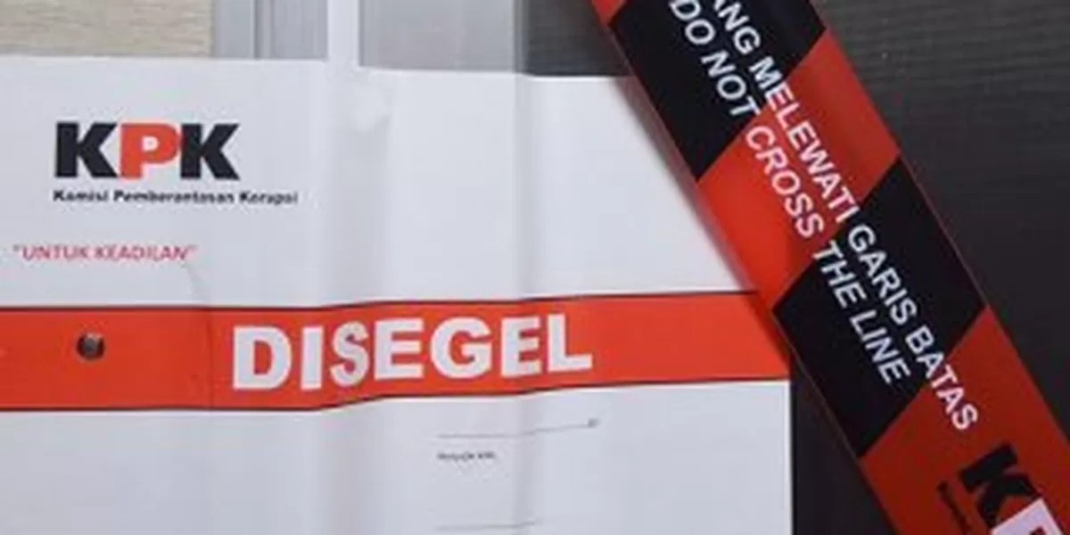 KPK menyegel sejumlah ruangan di Kantor Pemkab dan Rumah Jabatan Bupati Penajam Paser Utara, Kalimantan Timur.