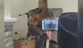 Viral! Habib Bahar Bin Smith Bermain Gitar Bawakan Lagu Melayu