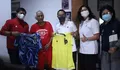 Kunjungi Legenda Pelatih Timnas Wanita, PSSI Berikan Cenderamata ke Muhardi