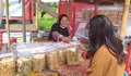 Balkonjazz Festival 2022 Bikin Ibu-Ibu Pasar Kebanjiran Order: Warga Magelang Ini Siapkan 100 Kilogram Kripik