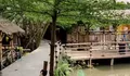 Destinasi Wisata Hutan Bambu Bekasi, Tempat Piknik Murah Di Tepi Sungai!