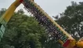 Posisi masih dinaiki penumpang, Wahana Tornado di Dufan Ancol berhenti dalam posisi miring. Pengunjung panik!