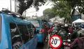 Pasca Longsor, Jalan Cikereteg Bogor Buka Jembatan Sementara, Separah Ini Macetnya!