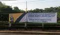 Spanduk ‘Jabar Juara Jalan Butut’  kritik Ridwan Kamil bertebaran di Subang, kenapa?