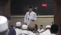 Malam Nuzulul Qur'an, Plt Wali Kota Bekasi Tri Adhianto Sholat Tarawih Bersama di Masjid Agung Al Barkah
