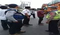 Melancarkan Arus Mudik, Satlantas Polres Taput Lakukan Ini Terhadap Truk-truk Barang