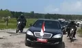 Ketika mobil Presiden Jokowi menjajal jalanan offroad Provinsi Lampung, netizen: Nyangkut guys mobilnya!