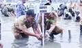 Wabup Demak Tanam Mangrove Serantak, Antisipasi Banjir Rob di Pesisir