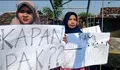 Dirugikan Banjir Rob, Puluhan Emak-Emak Pasirsari Kota Pekalongan Unjuk Rasa