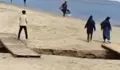 Viral Dugaan Pungli Jembatan Pantai Carita, Pengunjung Lewat Diminta Uang Rp5 Ribu