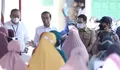 Ridwan Kamil Dampingi Jokowi Bagikan BLT dan BMU Kepada Pedagang Pasar di Cirebon