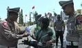 Panik Dikira Kena Tilang, Malah Dapat Sayuran dan Beras dari Satlantas Polres Kendal