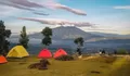 Berkemah dengan View City Light di Bukit Cirimpak Megamendung Bogor, Cuma Rp 15 Ribu!