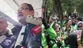 Dikawal Ratusan  Ojol, Nadiem Makarim Dilarang Bicara Pada Publik Dalam Sidang Dakwaan Pengadaan laptop chromebook