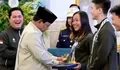 Bangga! Momen Prabowo Hitung Medali Emas Martina Ayu Disambut Gemuruh Tepuk Tangan