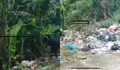 Geram Sawahnya Dijadikan Tempat Sampah, Warga Gantiwarno Klaten Pilih Angkat Sampah ke Jalan Raya
