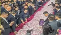Heboh! Perusahaan China Tebar Bonus Rp439 Miliar, Karyawan Bebas Ambil Uang Tunai di Atas Meja