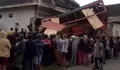 Sopir Tewas, Truk Tronton Rem Blong Tabrak 3 Rumah di Pakis Magelang