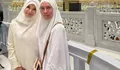 Rossa Jalani Ibadah Umrah di Awal Tahun 2026, Bareng Melly Goeslaw yang Berulang Tahun