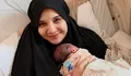 Keistimewaan En Caul Birth, Kelahiran Langka Anak Kedua Zaskia Sungkar yang Masih Terbungkus Kantung Ketuban Utuh, Apakah Normal dan Aman bagi Bayi?