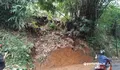 Longsor Ciamis Hari Ini: Tebing 7 Meter Ambrol di Baregbeg, Warga Gotong Royong Selamatkan Akses Jalan Perbatasan
