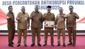 Di Dampingi Bupati Rokan Hulu Anton Terima Penghargaan, Kades Pasir Luhur Dapat Tiket Umroh Gratis dari Pemprov Riau