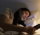Sadar Tidak Sadar, 6 Dampak Main HP Sebelum Tidur Bisa Pengaruhi Kesehatan, Nomor 5 Bikin Galau!