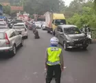 Satlantas Polresta Bandung Tegas Tindak Pelanggaran yang Berpotensi Kecelakaan Dalam Operasi Patuh 2023