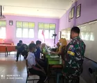 Babinpotdirga Lanud Roesmin Nurjadin Tinjau Vaksinasi SMAN 14