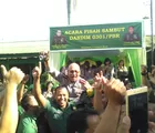 Rasa Kekeluargaan, Kapolresta Pekanbaru Digendong Personel Kodim 0301/Pekanbaru
