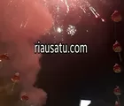 Dentuman Kembang Api Warnai Jalan Karet