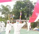 Pertandingan Badminton Warga Gunakan APD