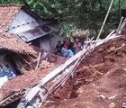 Tiga Rumah di Sumbar Tertimbun Longsor