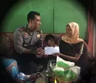 Dikunjungi Wakapolresta Pekanbaru, Nenek Darwiza Terharu