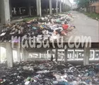 Tiga Bulan Sampah Menumpuk di Bangunan Pasar Cik Puan