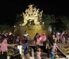 Penghuni Kos-kosan Ini Histeris dan Menangis Saat Ditertibkan Petugas