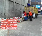 Memalukan! Sampah-sampah Busuk Menumpuk dan Berserakan di Kota Pekanbaru Madani