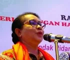 Menteri Yuddy Pasang Stiker 'Tak Terima Parsel Lebaran' di Rumahnya